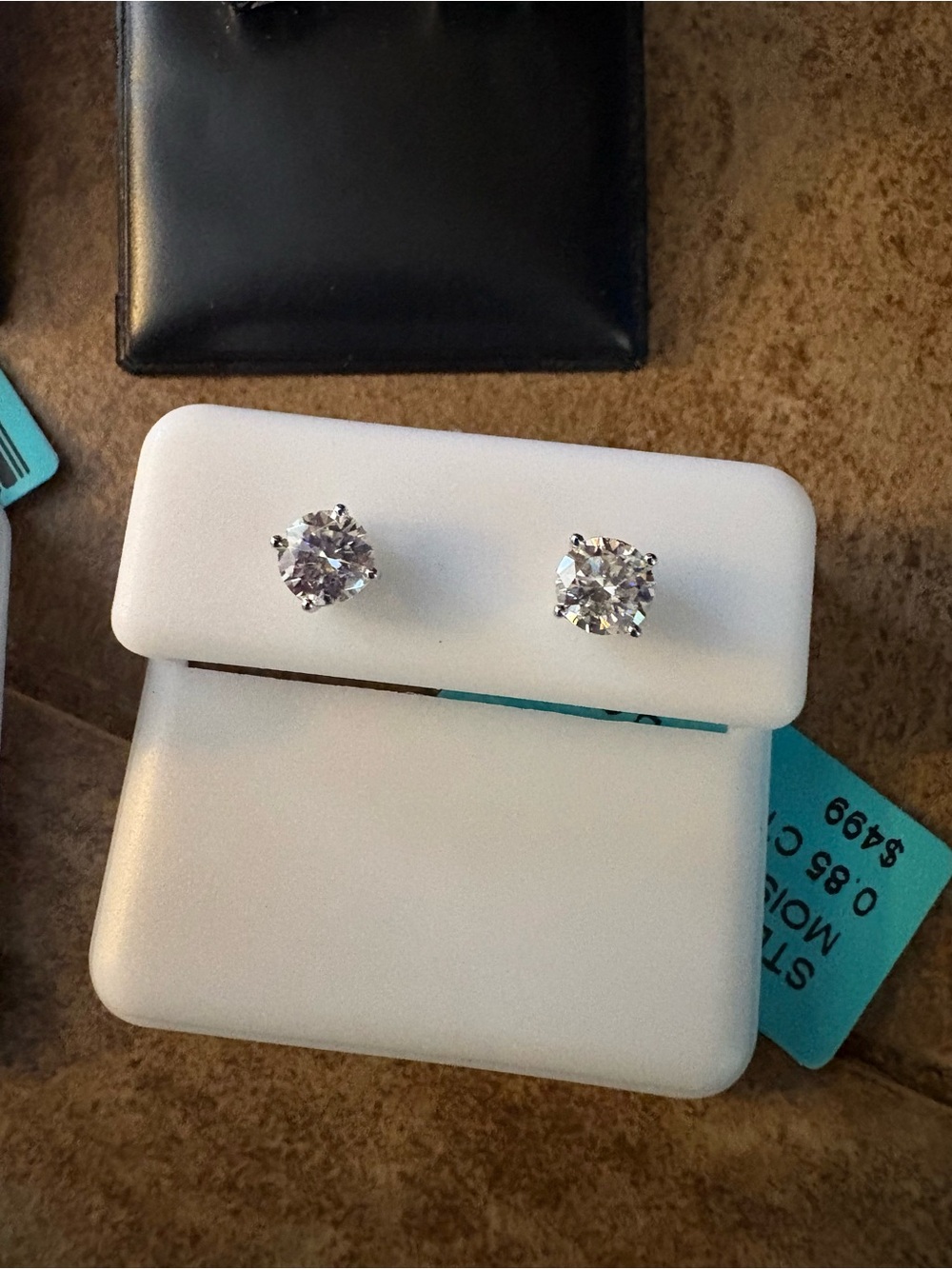 0.85ctw sterling silver moissanite Diamond Stud Earrings NWT